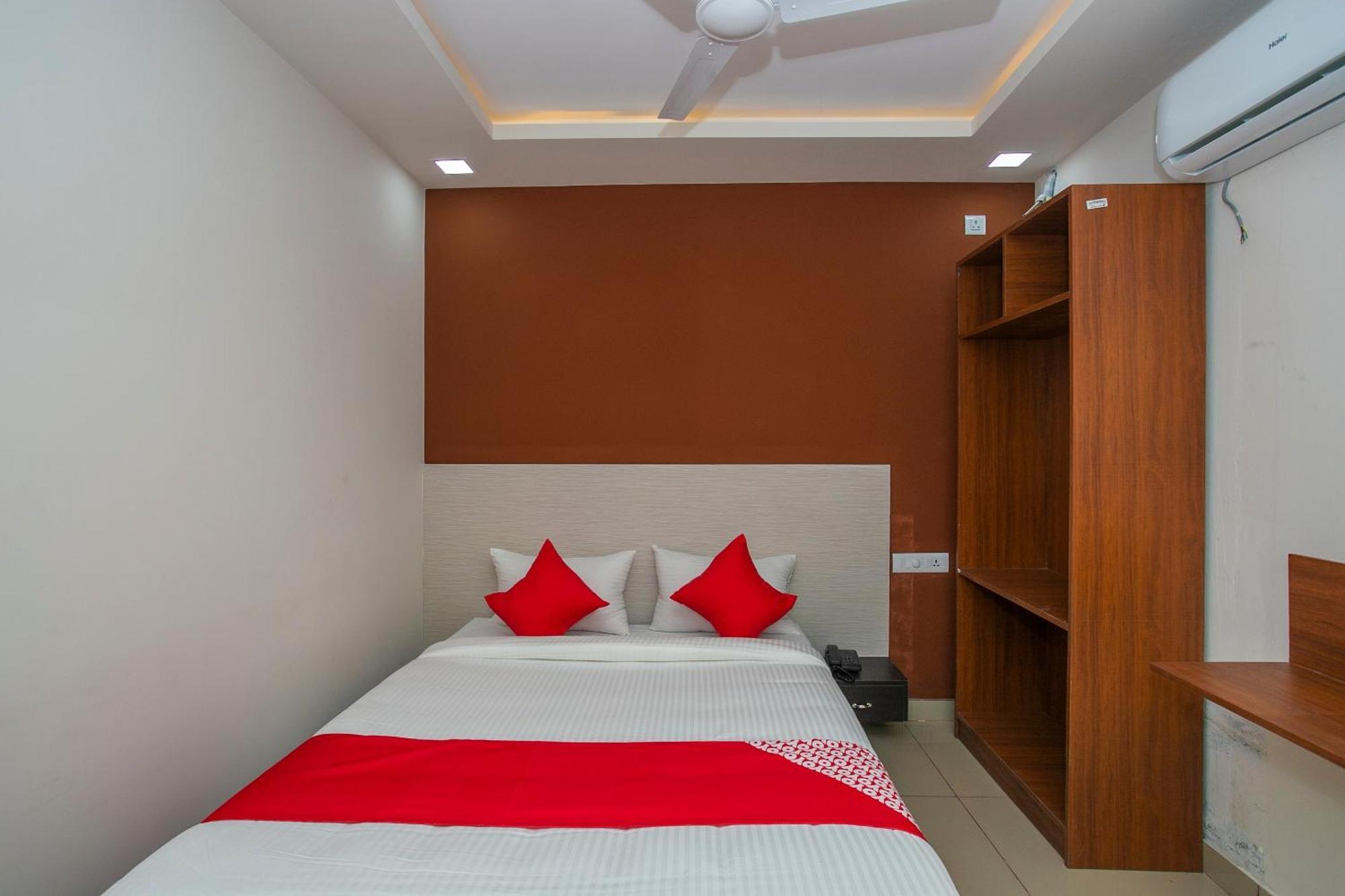 Hotel O Varcity Phi Premium Pavilion ,Above Hdfc Bank ,Near Anjaneya Temple Madiwala, Hosur Main R Bangalore Eksteriør billede
