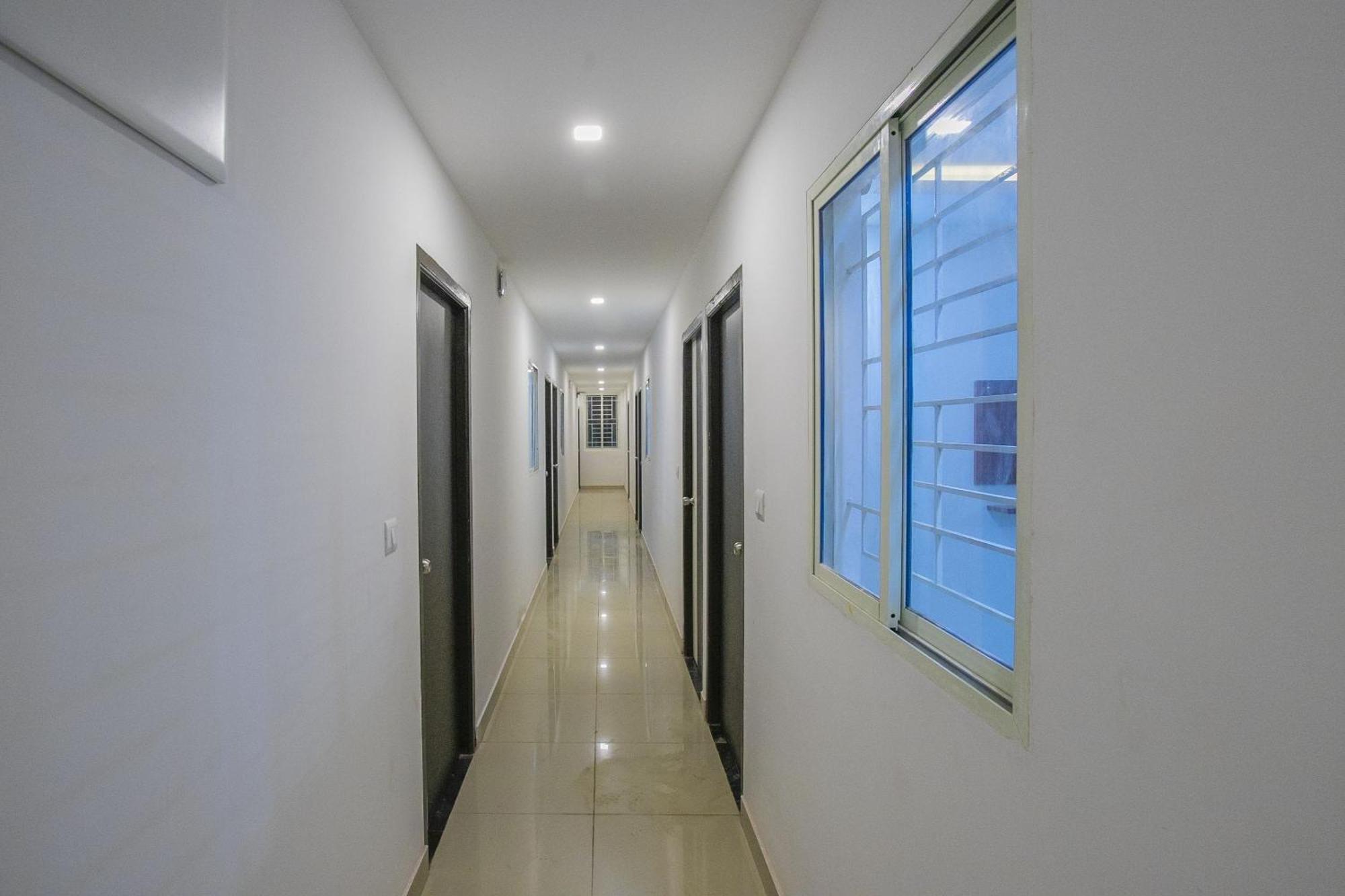 Hotel O Varcity Phi Premium Pavilion ,Above Hdfc Bank ,Near Anjaneya Temple Madiwala, Hosur Main R Bangalore Eksteriør billede